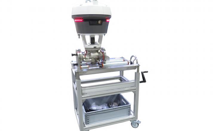 Productcarriers rijden langs 10 slim ingerichte werkstations